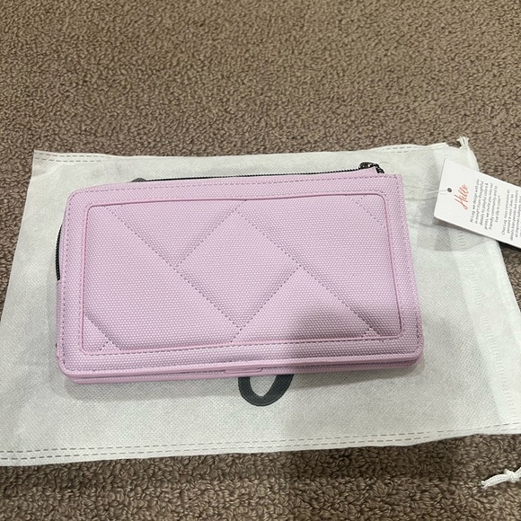 LUG Surrey Matte Luxe VL RFID Wallet - Sugarplum IcePop NWT - Picture 2 of 8